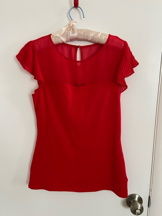 Express Red Flutter Sleeve Scoop Neck Top - Picture 5 of 6